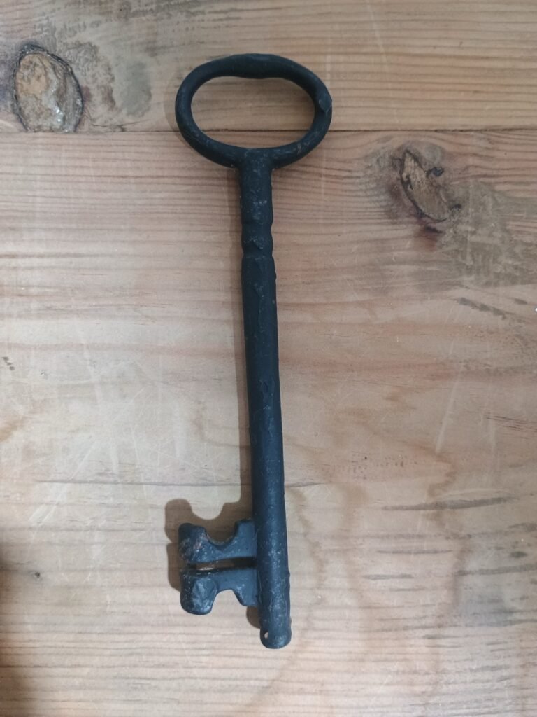 Llave de hierro antigua