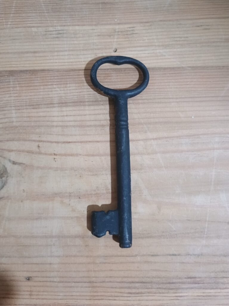 Llave de hierro antigua