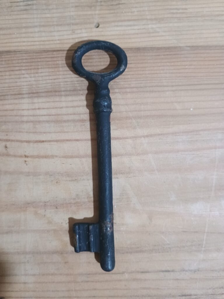 Llave de hierro antigua