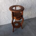 Antiguo jofainero palanganero de madera con cajón